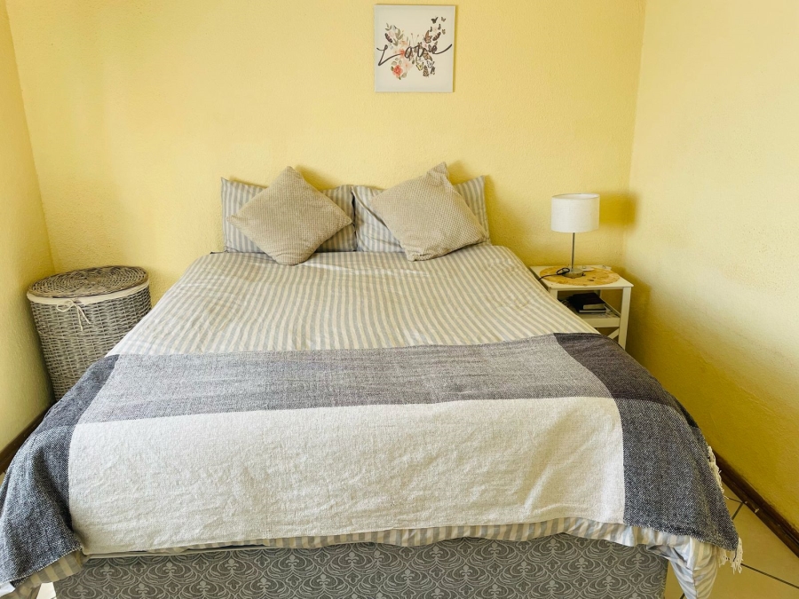 1 Bedroom Property for Sale in Rustenburg Central North West